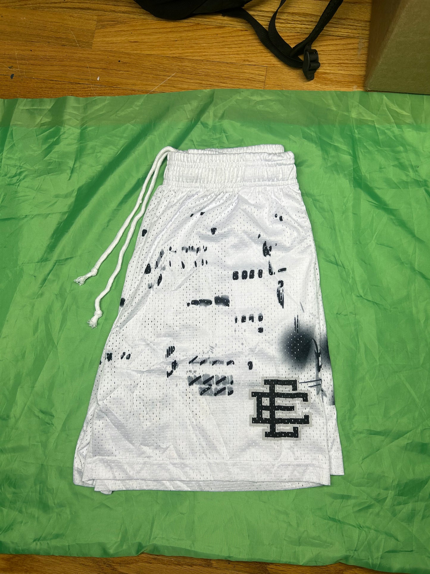 1:1 EE Shorts